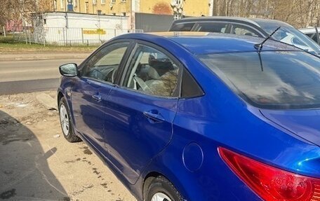 Hyundai Solaris II рестайлинг, 2011 год, 500 000 рублей, 4 фотография