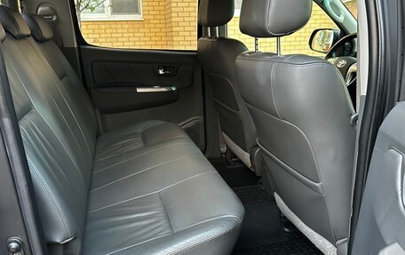 Toyota Hilux VII, 2013 год, 2 390 000 рублей, 28 фотография