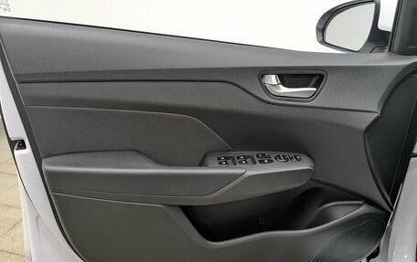 Hyundai Solaris II рестайлинг, 2021 год, 1 690 000 рублей, 19 фотография