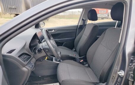 Hyundai Solaris II рестайлинг, 2021 год, 1 590 000 рублей, 7 фотография