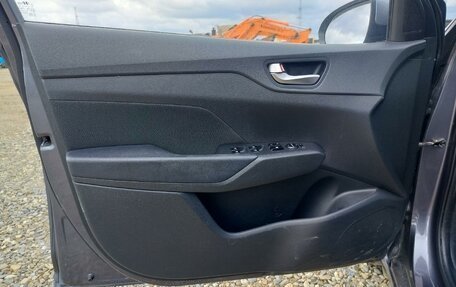 Hyundai Solaris II рестайлинг, 2021 год, 1 590 000 рублей, 8 фотография