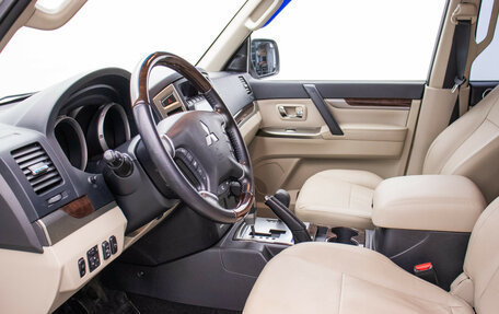 Mitsubishi Pajero IV, 2019 год, 3 987 000 рублей, 10 фотография