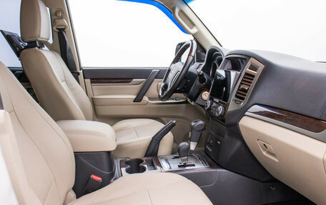 Mitsubishi Pajero IV, 2019 год, 3 987 000 рублей, 9 фотография