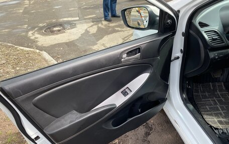 Hyundai Solaris II рестайлинг, 2016 год, 600 000 рублей, 5 фотография