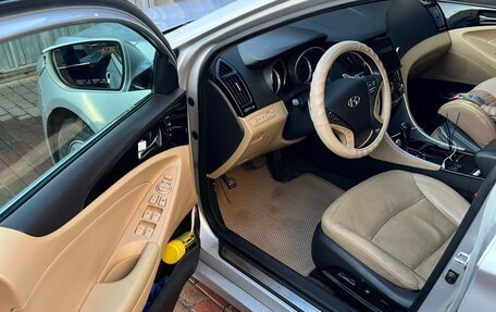 Hyundai Sonata VI, 2012 год, 1 450 000 рублей, 7 фотография