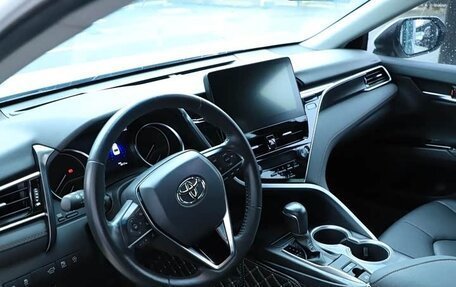 Toyota Camry, 2023 год, 3 832 505 рублей, 2 фотография