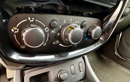 Nissan Terrano III, 2015 год, 990 000 рублей, 15 фотография