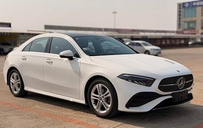 Mercedes-Benz A-Класс, 2023 год, 2 350 000 рублей, 1 фотография