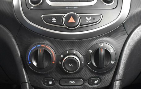 Hyundai Solaris II рестайлинг, 2015 год, 689 900 рублей, 19 фотография