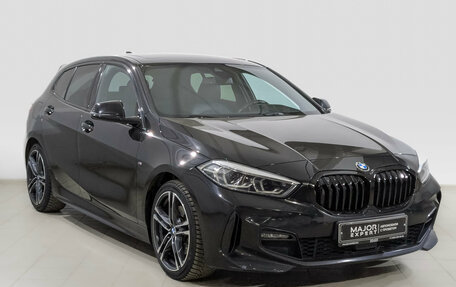 BMW 1 серия, 2019 год, 2 560 000 рублей, 3 фотография