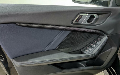 BMW 1 серия, 2019 год, 2 560 000 рублей, 19 фотография