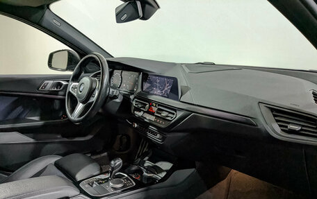 BMW 1 серия, 2019 год, 2 560 000 рублей, 13 фотография