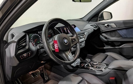 BMW 1 серия, 2019 год, 2 560 000 рублей, 15 фотография