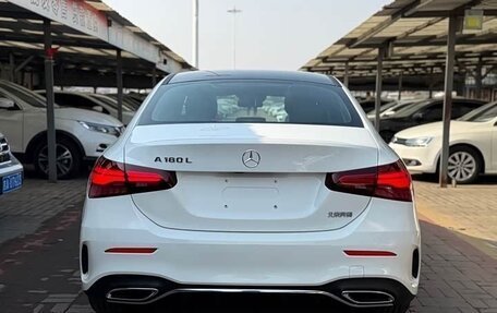 Mercedes-Benz A-Класс, 2023 год, 2 350 000 рублей, 3 фотография