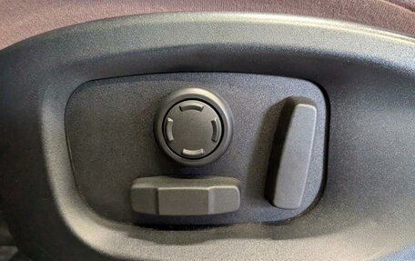 Jaguar F-Pace, 2016 год, 2 750 000 рублей, 20 фотография