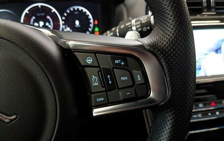 Jaguar F-Pace, 2016 год, 2 750 000 рублей, 27 фотография