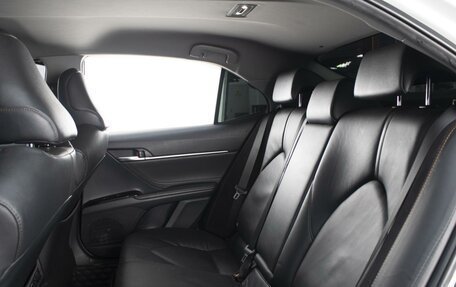 Toyota Camry, 2018 год, 2 890 000 рублей, 9 фотография