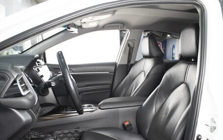 Toyota Camry, 2018 год, 2 890 000 рублей, 8 фотография