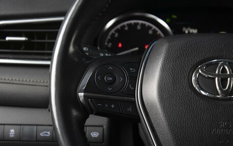 Toyota Camry, 2018 год, 2 890 000 рублей, 12 фотография