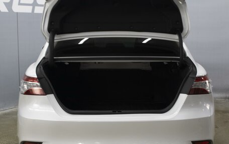 Toyota Camry, 2018 год, 2 890 000 рублей, 20 фотография