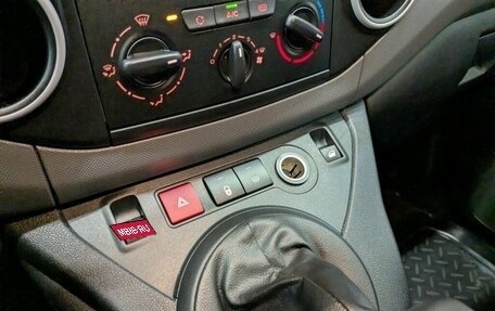 Opel Combo, 2021 год, 2 390 000 рублей, 27 фотография