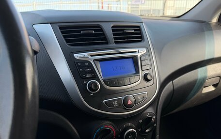 Hyundai Solaris II рестайлинг, 2014 год, 900 000 рублей, 13 фотография