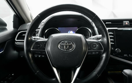 Toyota Camry, 2018 год, 2 650 000 рублей, 2 фотография