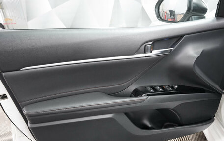 Toyota Camry, 2018 год, 2 650 000 рублей, 3 фотография