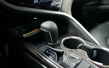 Toyota Camry, 2018 год, 2 650 000 рублей, 4 фотография