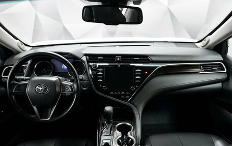 Toyota Camry, 2018 год, 2 650 000 рублей, 12 фотография