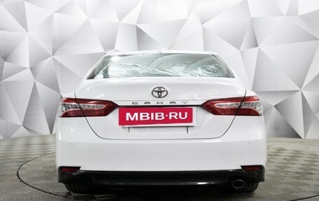 Toyota Camry, 2018 год, 2 650 000 рублей, 7 фотография