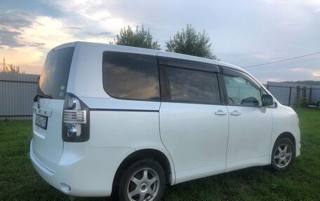 Toyota Voxy II, 2008 год, 1 250 000 рублей, 3 фотография