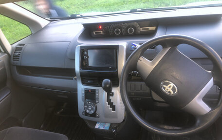 Toyota Voxy II, 2008 год, 1 250 000 рублей, 8 фотография