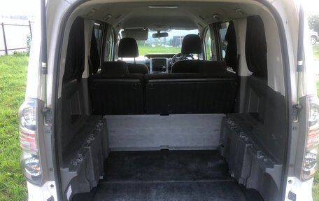 Toyota Voxy II, 2008 год, 1 250 000 рублей, 13 фотография