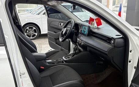 Honda Vezel, 2022 год, 1 650 000 рублей, 14 фотография