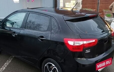 KIA Rio III рестайлинг, 2013 год, 850 000 рублей, 2 фотография