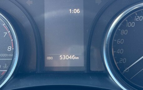 Toyota Camry, 2020 год, 2 350 000 рублей, 4 фотография