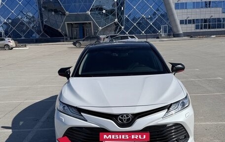 Toyota Camry, 2020 год, 2 350 000 рублей, 2 фотография