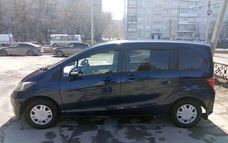 Honda Freed I, 2010 год, 750 000 рублей, 3 фотография