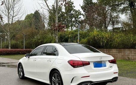 Mercedes-Benz A-Класс, 2021 год, 1 900 000 рублей, 4 фотография