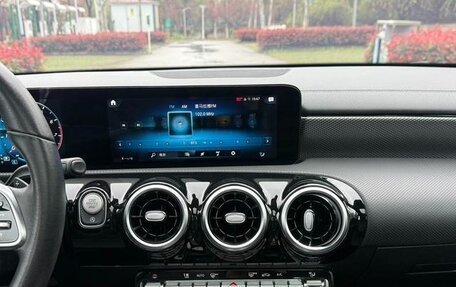 Mercedes-Benz A-Класс, 2021 год, 1 900 000 рублей, 10 фотография