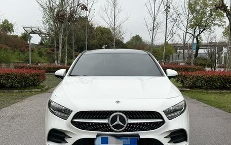 Mercedes-Benz A-Класс, 2021 год, 1 900 000 рублей, 2 фотография