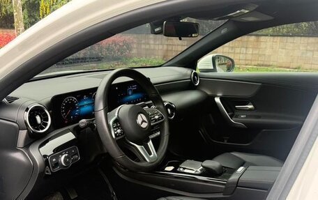 Mercedes-Benz A-Класс, 2021 год, 1 900 000 рублей, 15 фотография