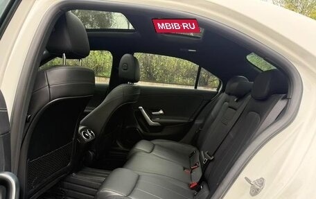 Mercedes-Benz A-Класс, 2021 год, 1 900 000 рублей, 13 фотография