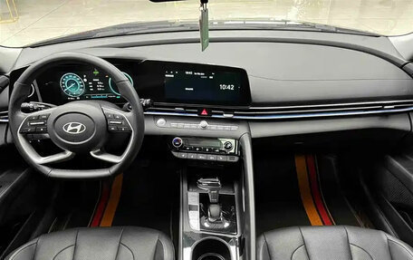 Hyundai Elantra, 2024 год, 1 405 000 рублей, 25 фотография