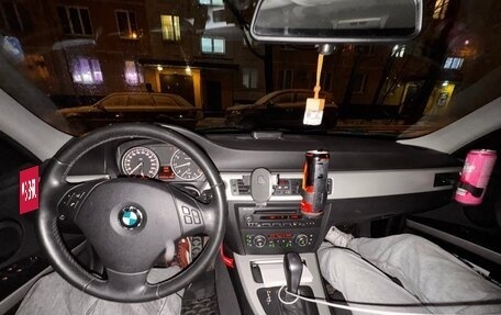BMW 3 серия, 2011 год, 800 000 рублей, 19 фотография