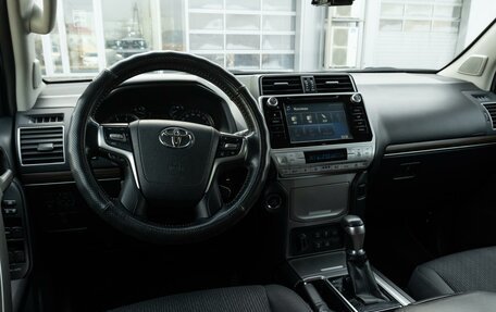 Toyota Land Cruiser Prado 150 рестайлинг 2, 2019 год, 6 150 000 рублей, 11 фотография