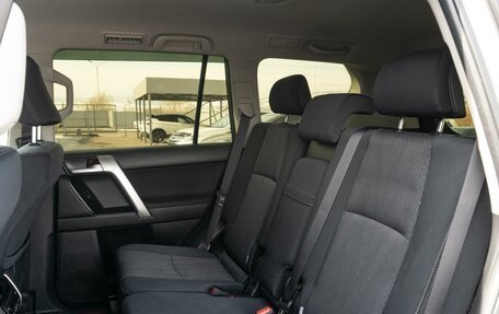 Toyota Land Cruiser Prado 150 рестайлинг 2, 2019 год, 6 150 000 рублей, 14 фотография