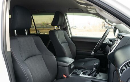 Toyota Land Cruiser Prado 150 рестайлинг 2, 2019 год, 6 150 000 рублей, 13 фотография