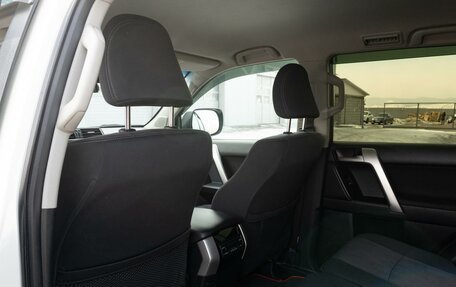 Toyota Land Cruiser Prado 150 рестайлинг 2, 2019 год, 6 150 000 рублей, 16 фотография